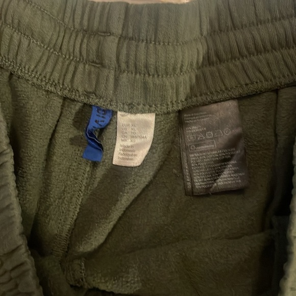 DIVIDED Shorts - Picture 3 of 3